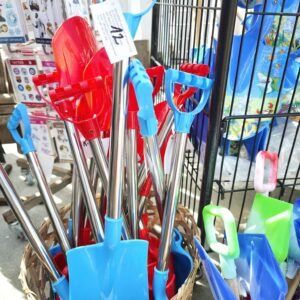 Łopatka plażowa z metalowym trzonkiem